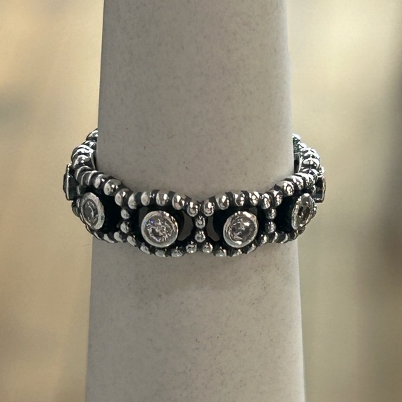 RETIRED Her Majesty Ring - Picture 1 of 4